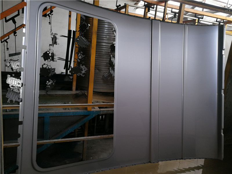 5汽車(che)殼體電(dian)泳噴淋(lin)陶化