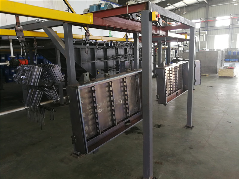 12新能源(yuan)汽車部(bu)件浸泡(pao)電泳陶(tao)化