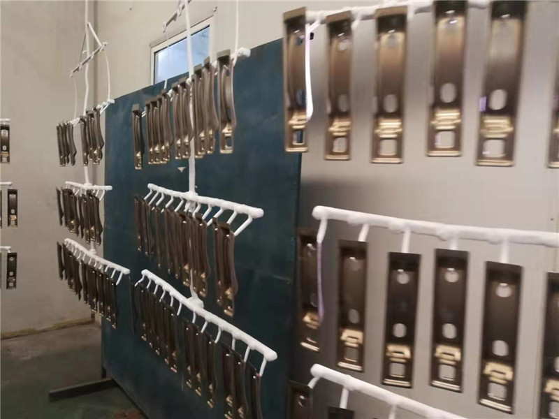 15五(wu)金件陶(tao)化